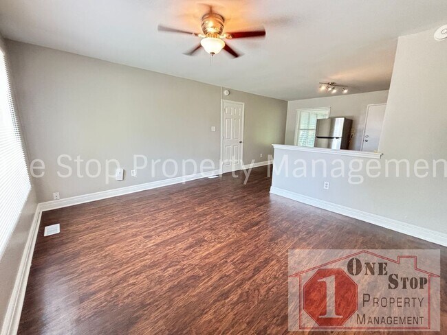 Foto del edificio - 3 Bedroom, 1 Bathroom in Grandview