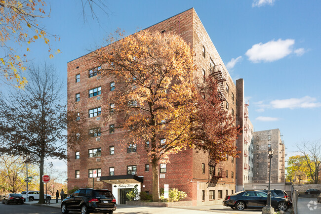 Building Photo - Parkway Towers