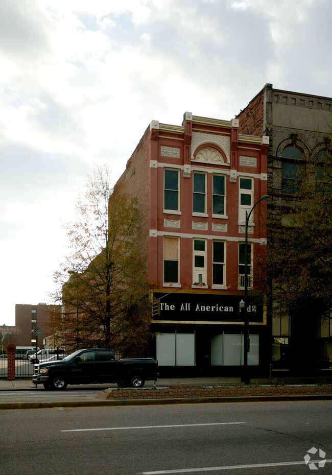 Building Photo - 11 E Broad St