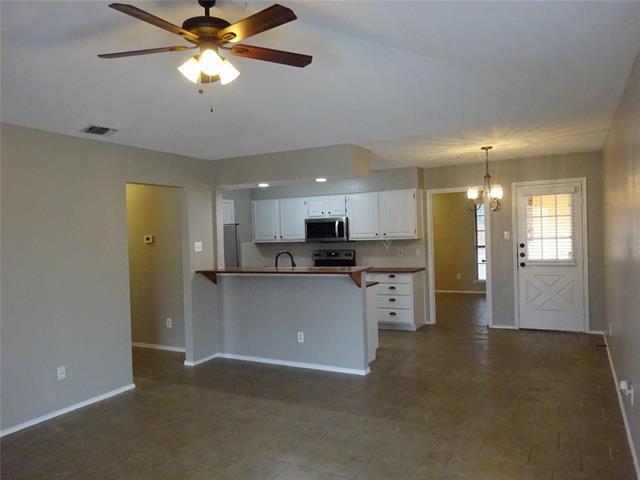 Building Photo - 544 Bluebird Ln