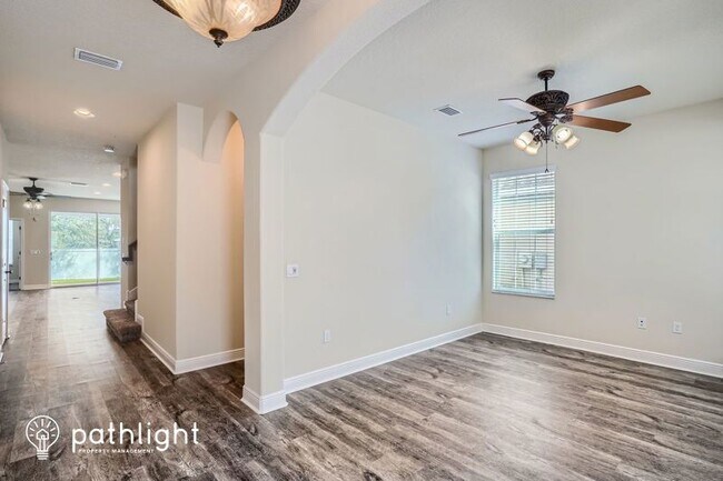 Building Photo - 7115 Park Tree Dr