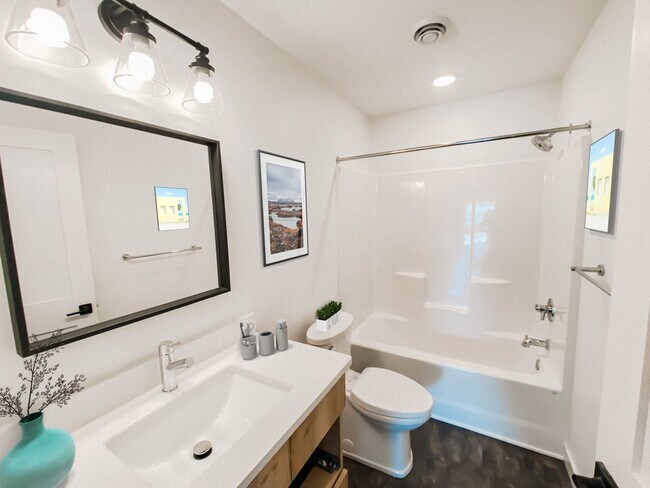 Foto del edificio - AVAILABLE JULY - Modern Farmhouse Style 2 Bed 1 Bath Home