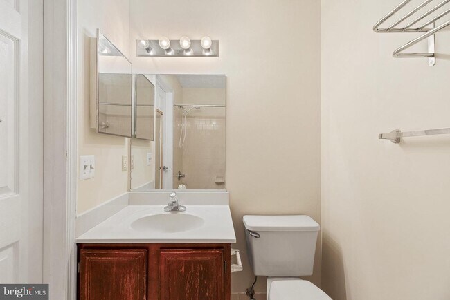 Foto del edificio - 2408 Forest Edge Ct