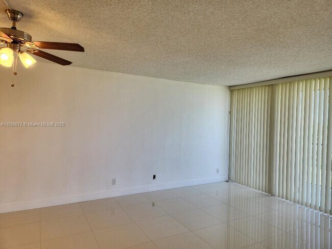 Foto del edificio - 3771 Environ Blvd