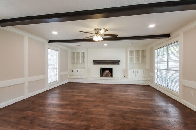 Foto del edificio - 12810 Forest Meadow Dr