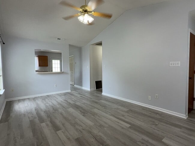 Building Photo - 996 W Pueblo Dr