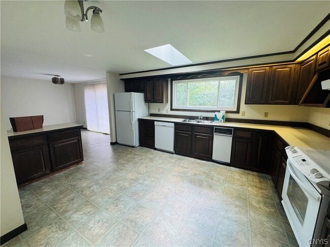 Foto del edificio - 5336 Caughdenoy Rd