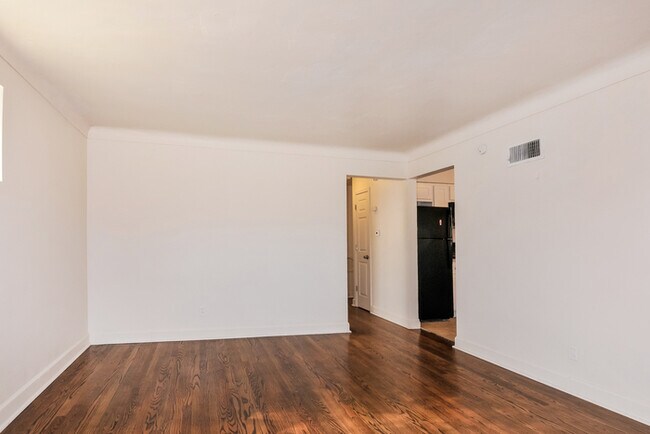 Building Photo - Fantastic 3bd/1.5ba home! Let yourself in!