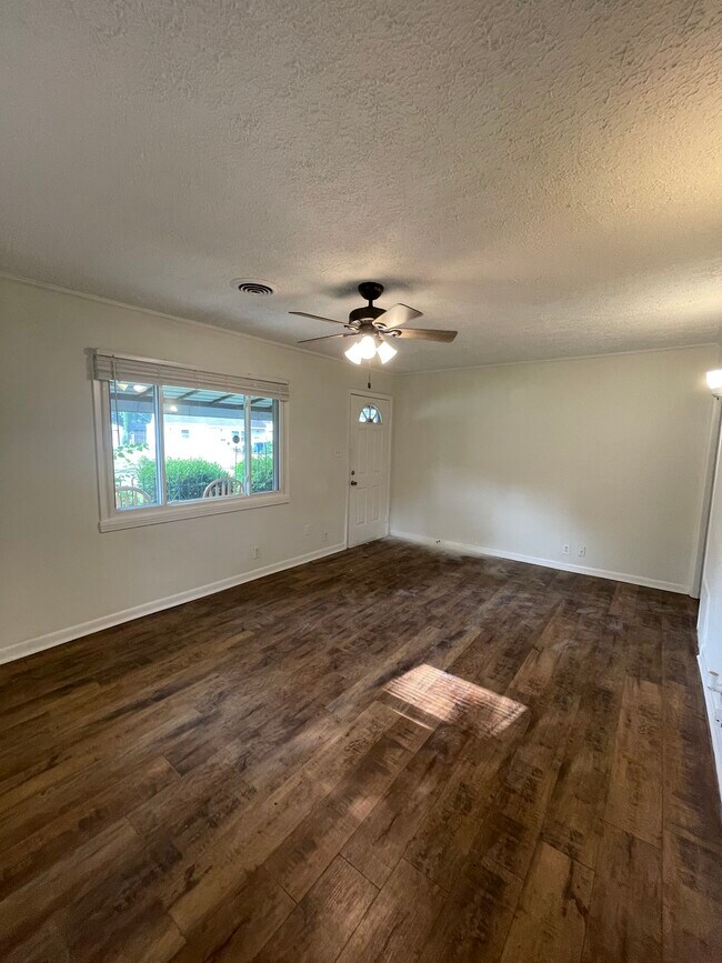 Foto del edificio - 4614 Saint Margaret Ln