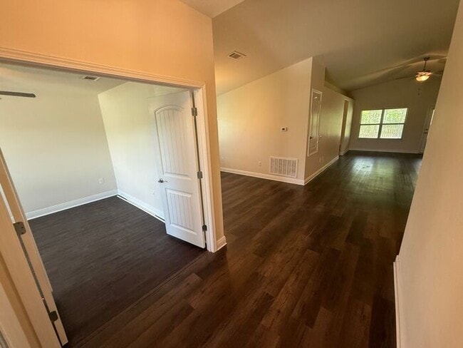 Building Photo - Gulf Breeze - Shadow Lakes - 4 bedroom, 2 bathroom w/ lawn care included