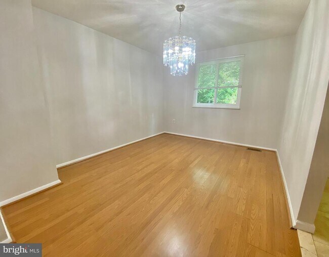 Foto del edificio - 6212 Hillside Rd