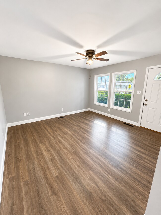 Foto del edificio - Beautifully Updated 3 Bedroom Home Near Downtown Columbus