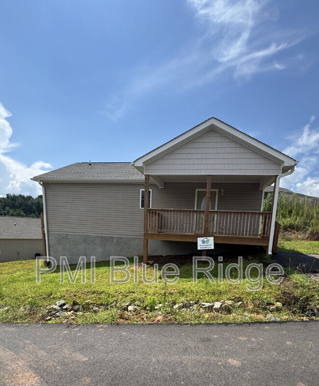 Building Photo - 380 Quinn Hill Ln