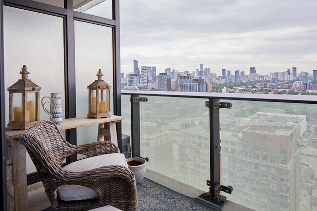 Building Photo - 390 Cherry St