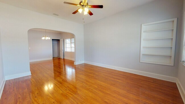 Foto del edificio - Adorable 3 bedroom / 2 bathroom Home for R...