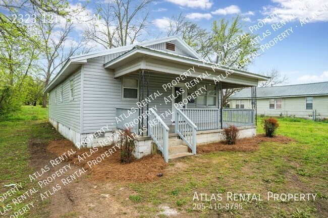 Building Photo - "Stunning 4-Bedroom Home with Granite Coun...