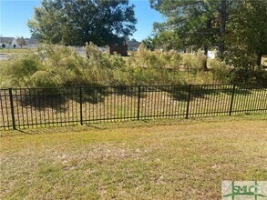 Building Photo - 104 Windcrest Dr