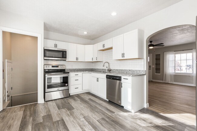 Building Photo - 1169 24th St