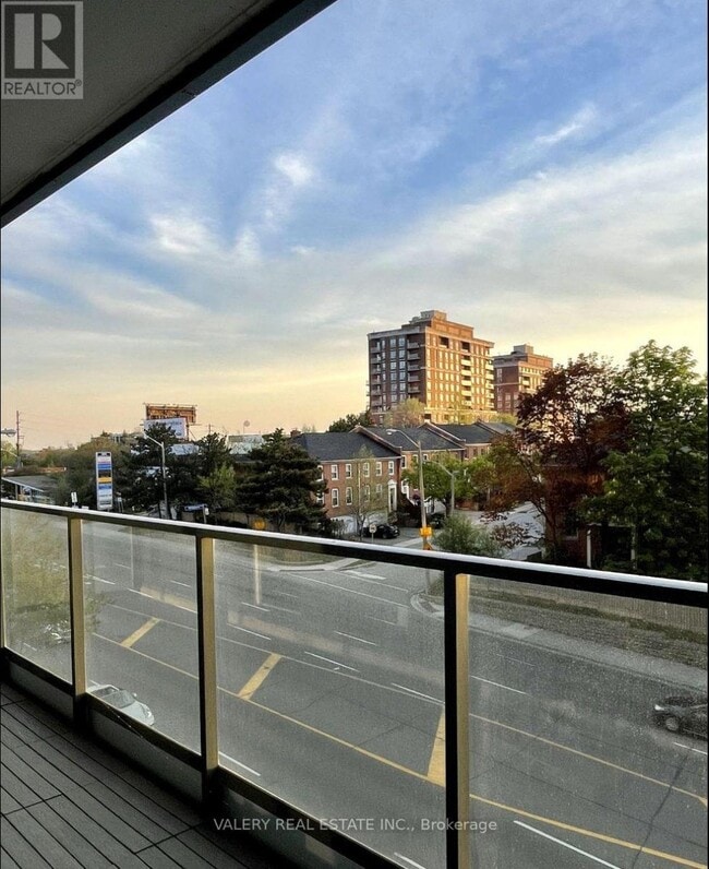 Building Photo - 2885 Bayview Ave