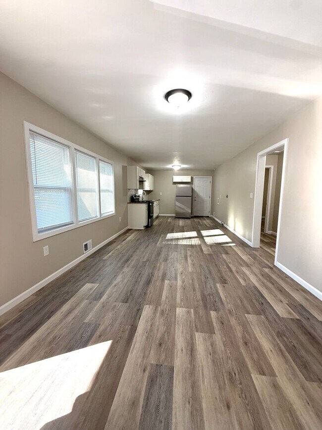 Building Photo - RENOVATED DUPLEX!