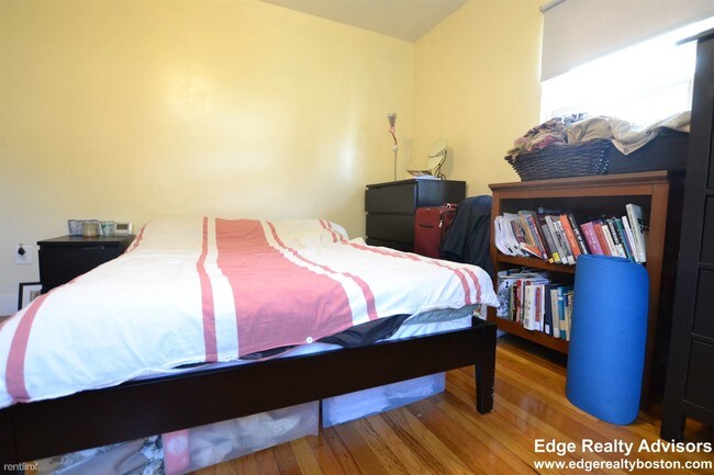 Building Photo - 1 br, 1 bath  - 22 Beechcroft St