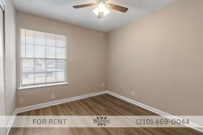 Foto del edificio - 8219 Glen Lark