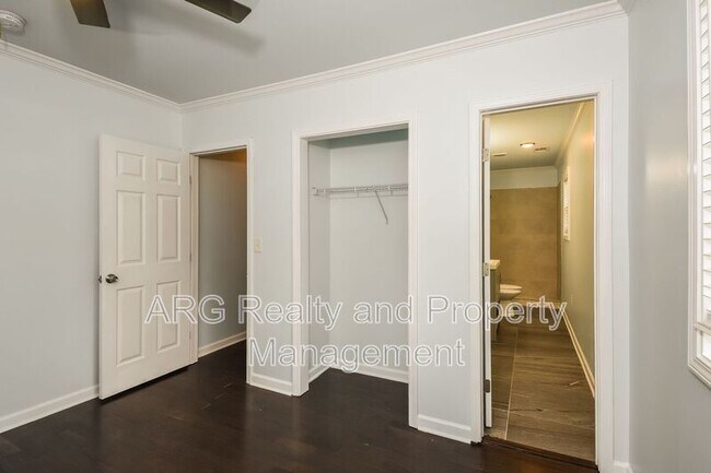 Building Photo - 1354 Graymont Dr SW