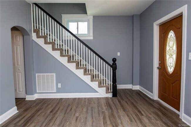 Building Photo - Modern Charm Meets Cozy Living: Stunning 3...