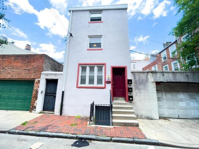 Building Photo - 1009 Waverly Street - 3