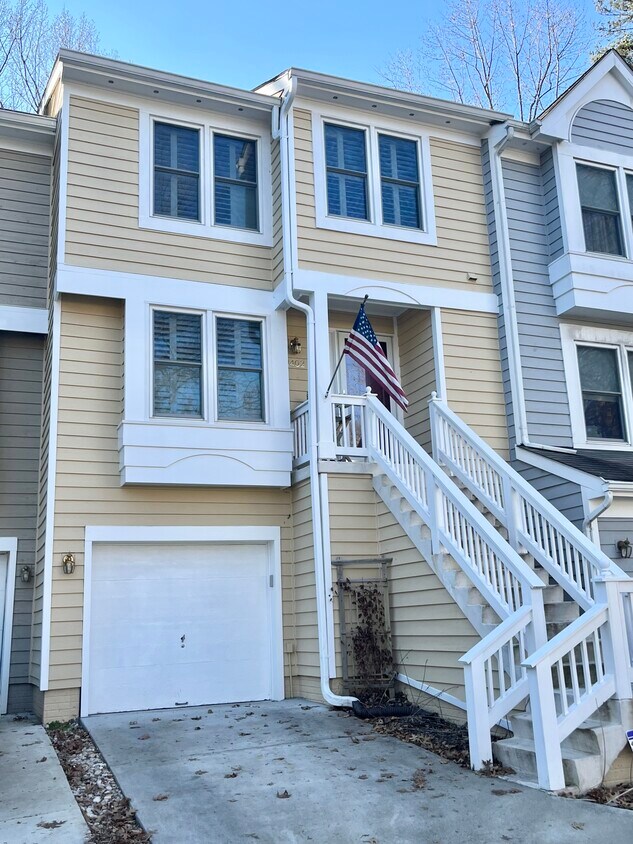 1402 Newport Spring Ct, Reston, VA 20194 Townhome Rentals in Reston