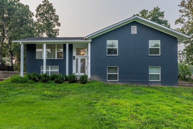 Building Photo - 8321 Raymond Ln