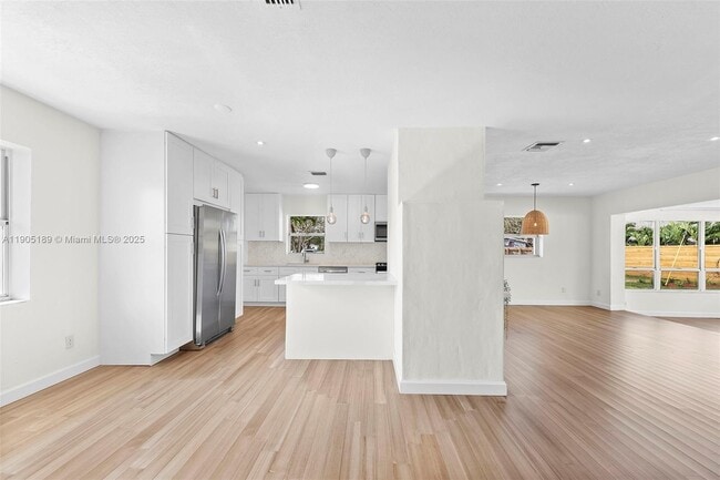 Photo - 9411 Jamaica Dr House