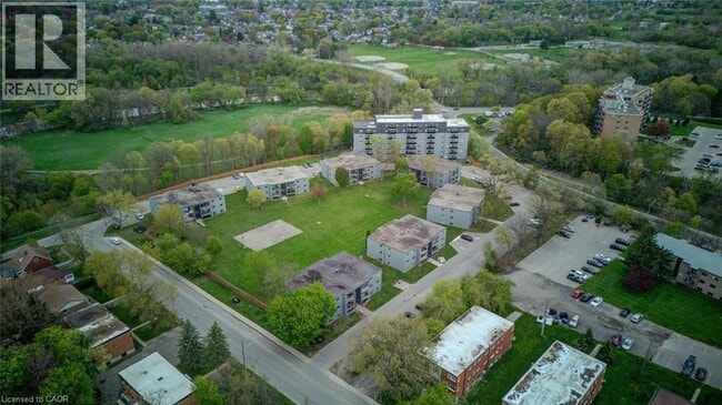 Building Photo - 80 King Edward Ave