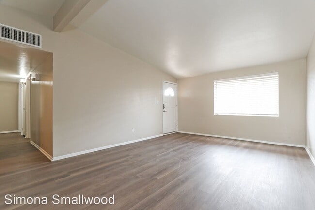 Building Photo - 3 br, 2 bath House - 1048 W Thurber Street