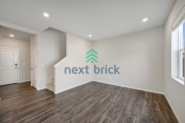 Foto del edificio - "Charming 3-Bed Home with 2.5 Baths in Picturesque Snohomish – 1720 Sq. Ft. of Comfort Awaits!"