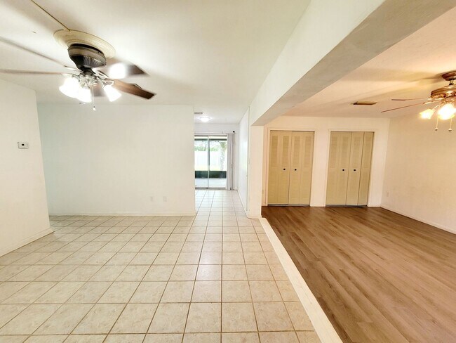 Foto del edificio - Charming 3-Bedroom Home in Prime Gainesvil...