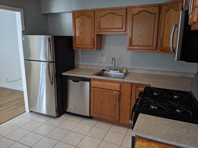 18722 Walkers Choice Rd Unit 2, Montgomery Village, Md 20886 - Condo 