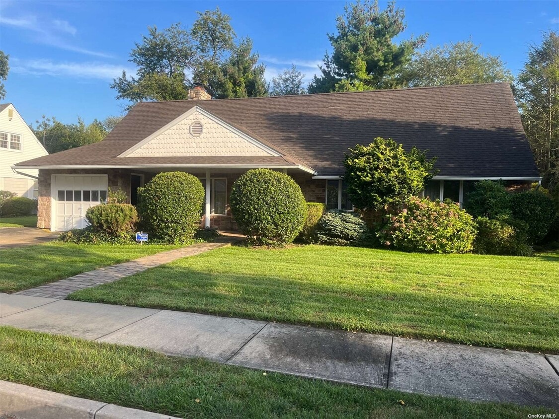 6 2nd Pl, Garden City, NY 11530 House Rental in Garden City, NY