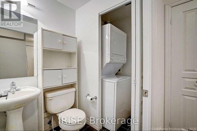 Building Photo - 225 Webb Dr