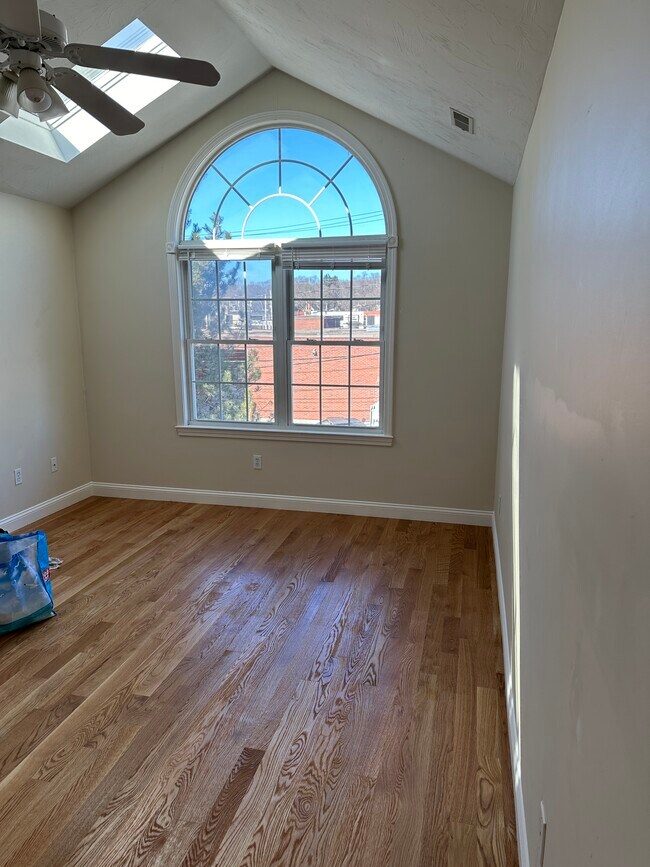 Foto del edificio - 52 Kenneth St