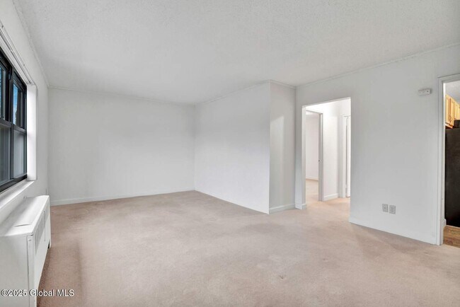 Foto del edificio - 469 Livingston Ave