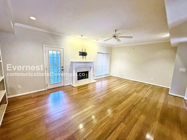 Building Photo - 607 Parkside Cir