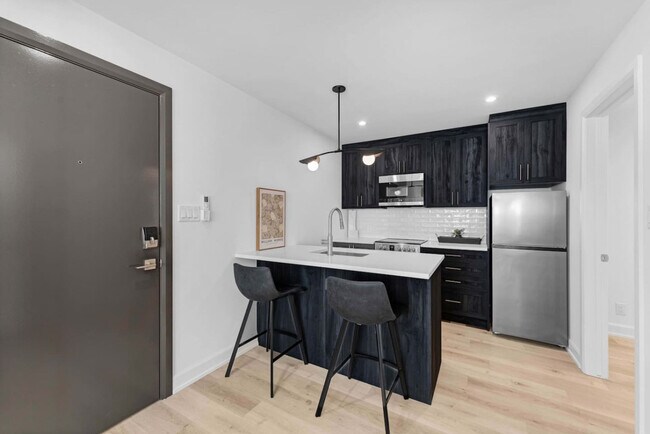 Photo du bâtiment - 658 Somerset St W