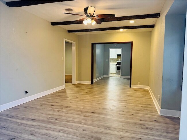 Foto del edificio - 2308 Bennington St