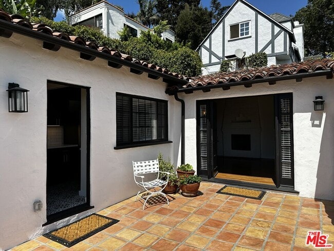 Building Photo - 6840 Alta Loma Terrace