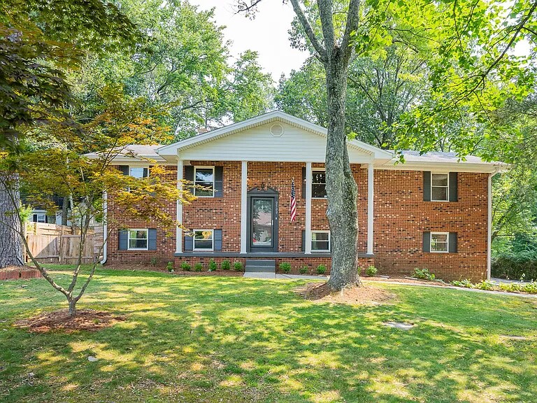 2509 Dowler Cir, Signal Mountain, TN 37377 House for Rent in Signal