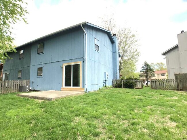 Building Photo - 503 Vicksburg Dr