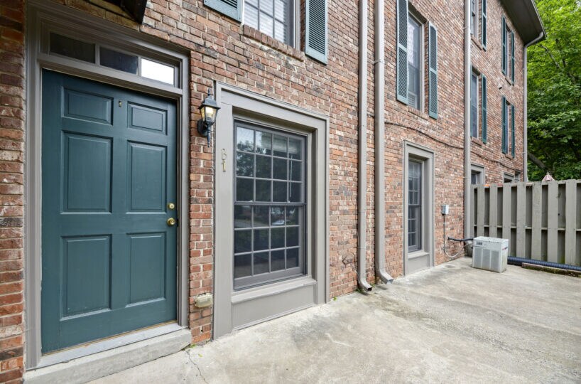 Primary Photo - 3091 Colonial Way