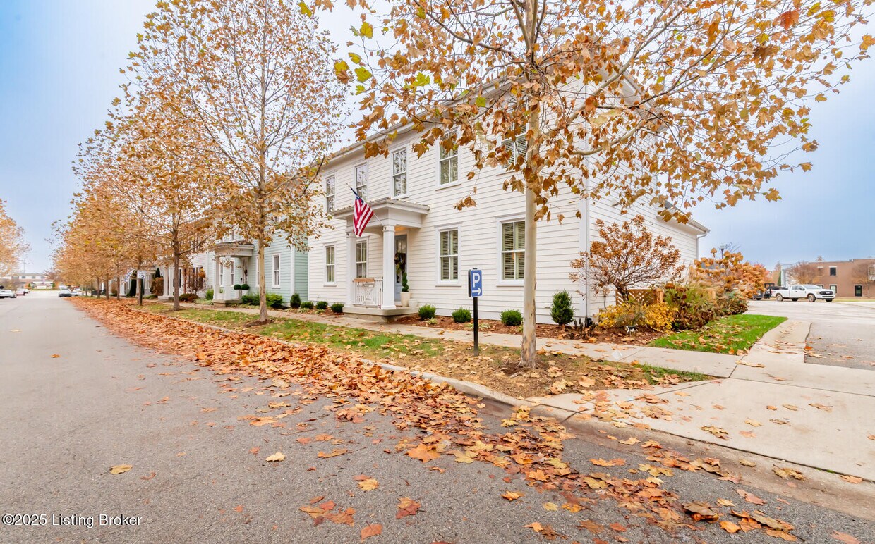 Foto principal - 9413 Civic Way