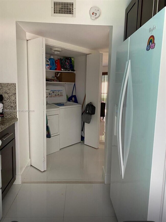 Foto del edificio - 2625 SE 20th Ct